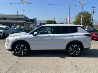 Mitsubishi Outlander 2024 SE 4dr SUV