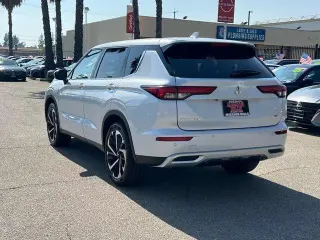 Mitsubishi Outlander 2024 SE 4dr SUV