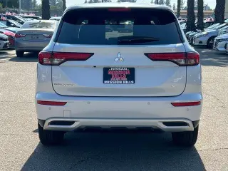 Mitsubishi Outlander 2024 SE 4dr SUV