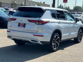 Mitsubishi Outlander 2024 SE 4dr SUV