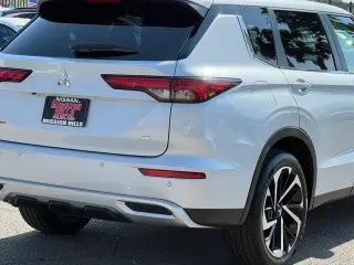 Mitsubishi Outlander 2024 SE 4dr SUV