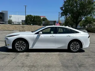 Toyota Mirai 2022 XLE 4dr Sedan