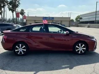 Toyota Mirai 2018 4dr Sedan