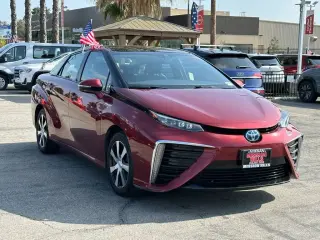 Toyota Mirai 2018 4dr Sedan