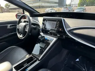 Toyota Mirai 2018 4dr Sedan