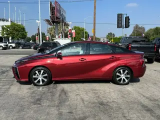 Toyota Mirai 2018 4dr Sedan
