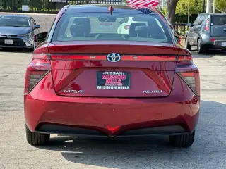 Toyota Mirai 2018 4dr Sedan