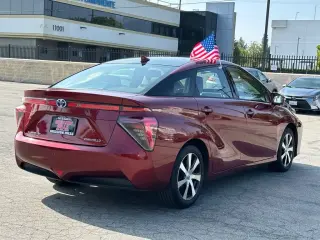 Toyota Mirai 2018 4dr Sedan