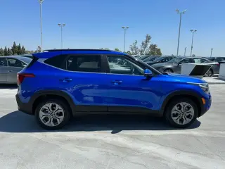 Kia Seltos 2024 S 4dr SUV