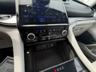 Jeep Grand Cherokee 2022 4x4 Overland 4dr SUV (midyear release)