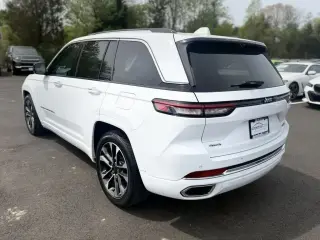 Jeep Grand Cherokee 2022 4x4 Overland 4dr SUV (midyear release)