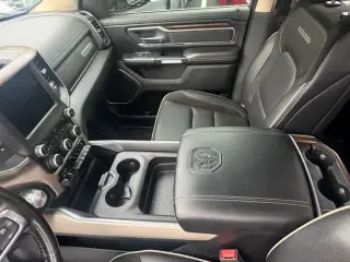 Ram 1500 2021 4x4 Laramie 4dr Crew Cab 5.6 ft. SB Pickup