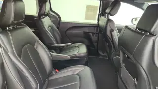 Chrysler Pacifica Plug-In Hybrid 2024 Road Tripper 4dr Mini-Van