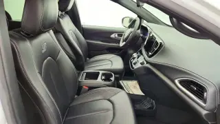 Chrysler Pacifica Plug-In Hybrid 2024 Road Tripper 4dr Mini-Van