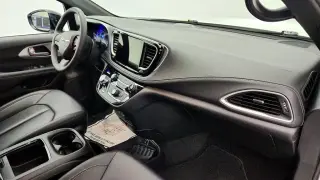 Chrysler Pacifica Plug-In Hybrid 2024 Road Tripper 4dr Mini-Van