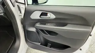 Chrysler Pacifica Plug-In Hybrid 2024 Road Tripper 4dr Mini-Van