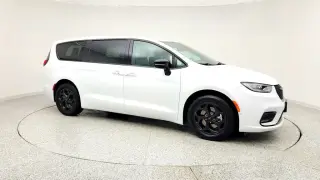 Chrysler Pacifica Plug-In Hybrid 2024 Road Tripper 4dr Mini-Van