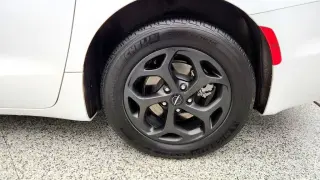 Chrysler Pacifica Plug-In Hybrid 2024 Road Tripper 4dr Mini-Van