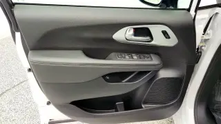 Chrysler Pacifica Plug-In Hybrid 2024 Road Tripper 4dr Mini-Van