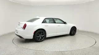 Chrysler 300 2023 S V6 4dr Sedan