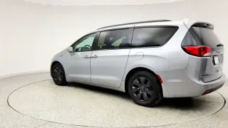 Chrysler Pacifica Hybrid 2020 Touring L 4dr Mini-Van