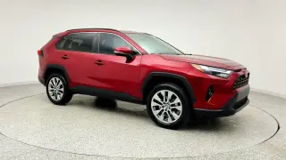 Toyota RAV4 2023 XLE Premium 4dr SUV