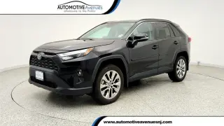Toyota RAV4 2023 AWD XLE Premium 4dr SUV