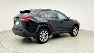 Toyota RAV4 2023 AWD XLE Premium 4dr SUV