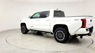 Toyota Tacoma 2024 4x4 SR5 4dr Double Cab 5.0 ft SB