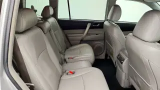 Toyota Highlander 2013 AWD Base 4dr SUV