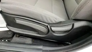 Hyundai ELANTRA 2016 SE 4dr Sedan 6M (US)
