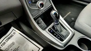 Hyundai ELANTRA 2016 SE 4dr Sedan 6M (US)
