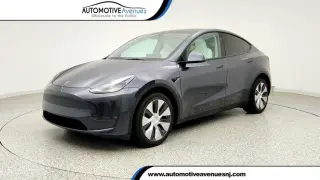 Tesla Model Y 2023 AWD 4dr Crossover