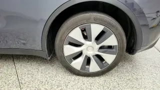 Tesla Model Y 2023 AWD 4dr Crossover