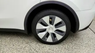 Tesla Model Y 2024 AWD Long Range 4dr Crossover