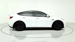 Tesla Model Y 2023 AWD Performance 4dr Crossover