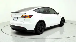 Tesla Model Y 2023 AWD Performance 4dr Crossover