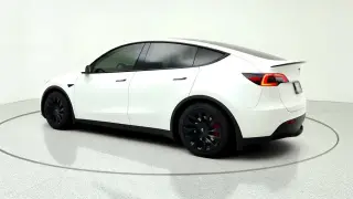 Tesla Model Y 2023 AWD Performance 4dr Crossover