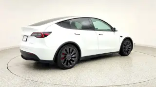 Tesla Model Y 2022 AWD Performance 4dr Crossover