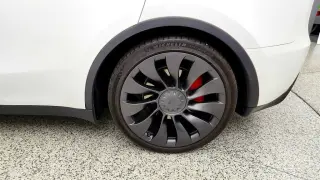 Tesla Model Y 2022 AWD Performance 4dr Crossover
