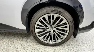Lexus RZ 450e 2023 AWD Premium 4dr Crossover w/18 Inch Wheels