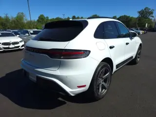 Porsche Macan 2023 AWD T 4dr SUV