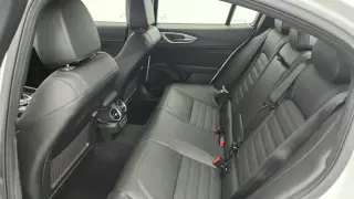 Alfa Romeo Giulia 2025 AWD 4dr Sedan