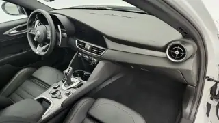 Alfa Romeo Giulia 2025 AWD 4dr Sedan