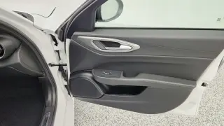 Alfa Romeo Giulia 2025 AWD 4dr Sedan