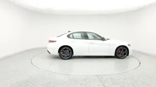 Alfa Romeo Giulia 2025 AWD 4dr Sedan