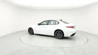 Alfa Romeo Giulia 2025 AWD 4dr Sedan