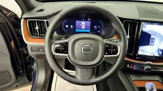 Volvo XC60 2025 AWD B5 Ultra Dark Theme 4dr SUV