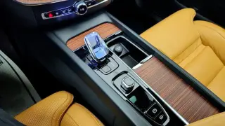 Volvo XC60 2025 AWD B5 Ultra Dark Theme 4dr SUV