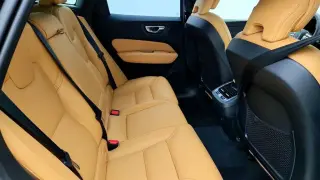 Volvo XC60 2025 AWD B5 Ultra Dark Theme 4dr SUV
